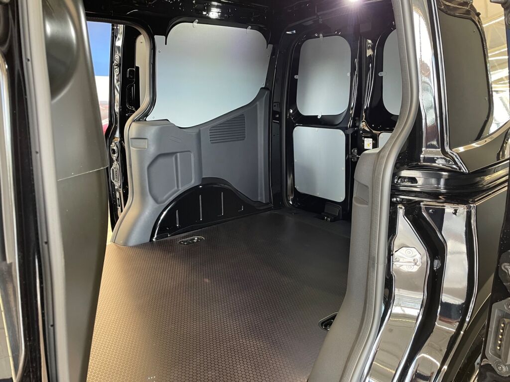 Ford Transit Courier 2026 Agate Black