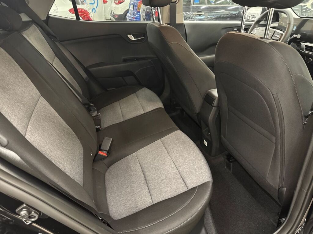 Kia Stonic 2026 Musta