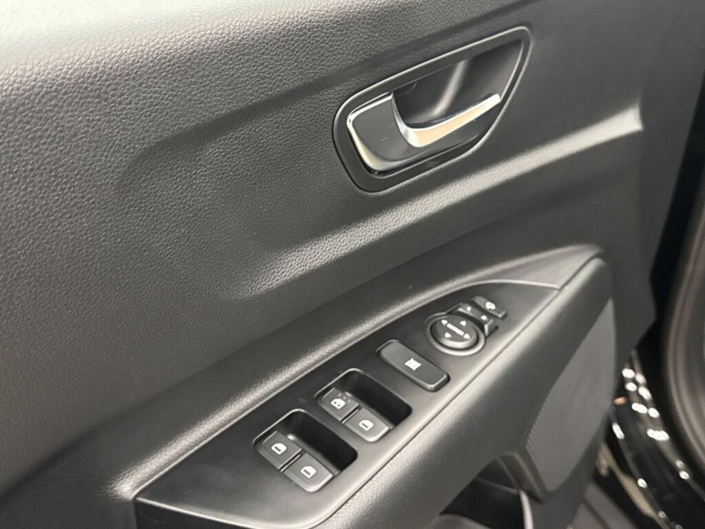 Kia Stonic 2026 Musta
