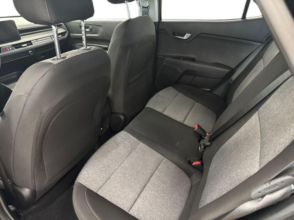Kia Stonic 2026 Musta