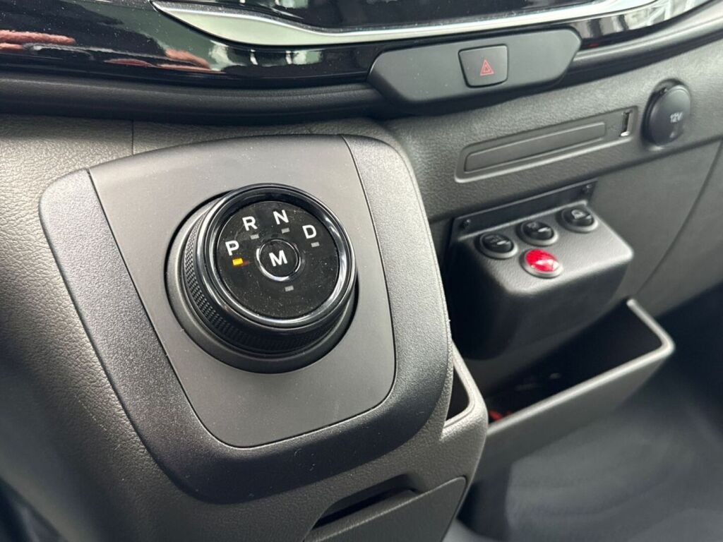 Ford Transit 2026 Frozen White