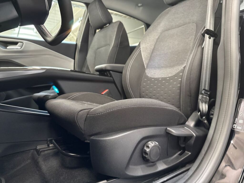Ford Puma Gen-E 2026 Musta