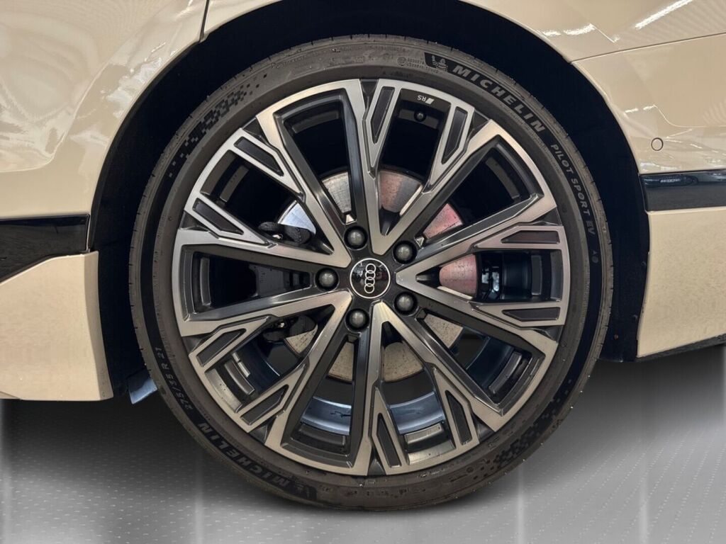 Audi S6 e-tron 2025 Ruskea (beige)