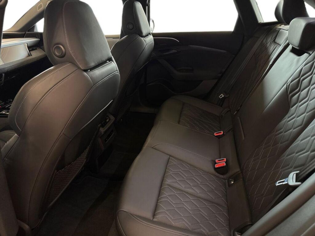 Audi S6 e-tron 2025 Ruskea (beige)