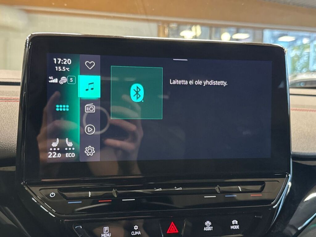 Volkswagen ID.4 2023 Met.valkoinen/musta katto