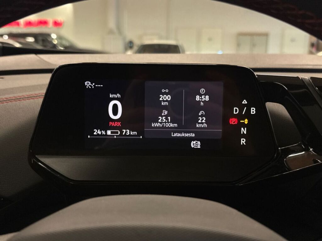 Volkswagen ID.4 2023 Met.valkoinen/musta katto