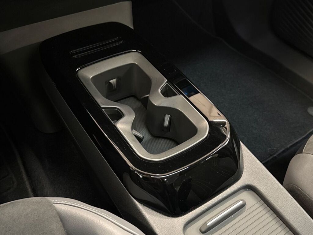 Volkswagen ID.4 2023 Mythos Black Metallic