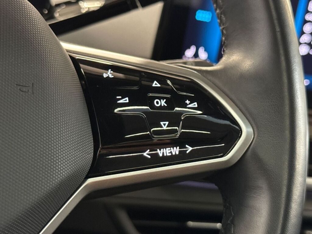 Volkswagen ID.4 2023 Mythos Black Metallic
