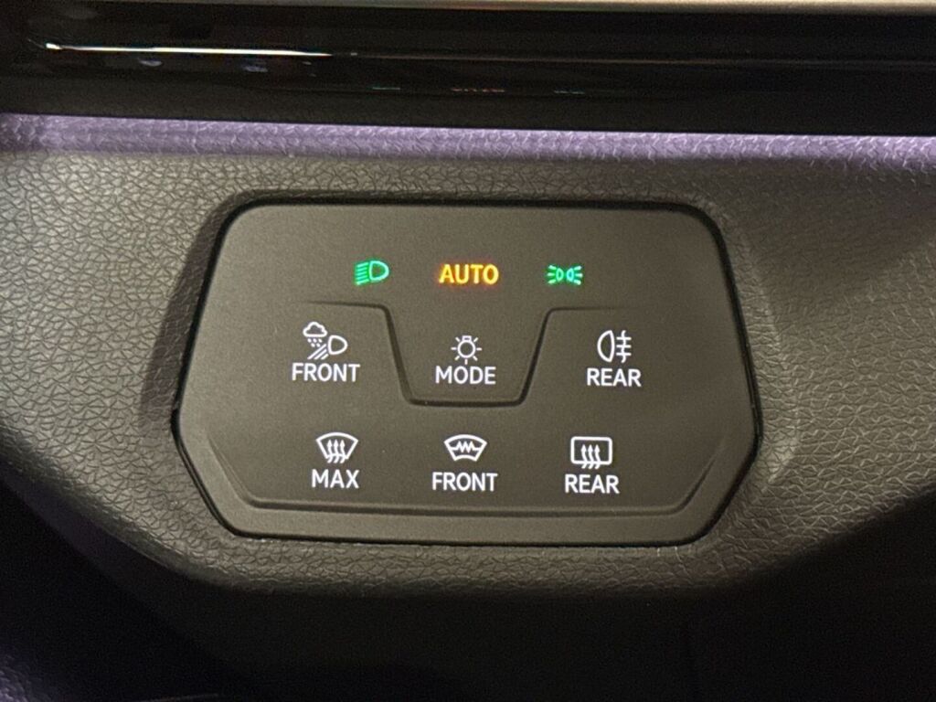 Volkswagen ID.4 2023 Mythos Black Metallic