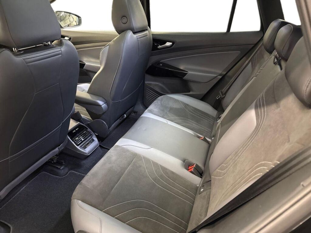 Volkswagen ID.4 2023 Mythos Black Metallic