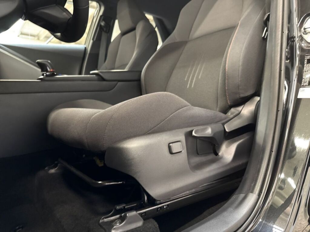 Toyota C-HR 2025 met.hopea
