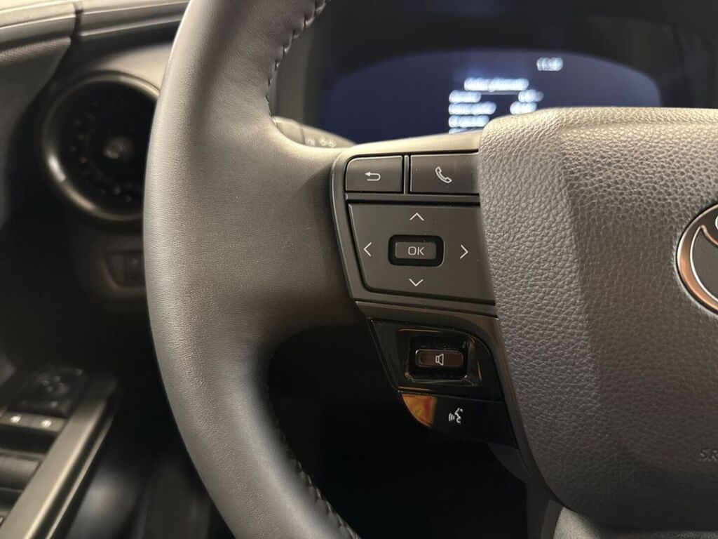 Toyota C-HR 2025 met.hopea