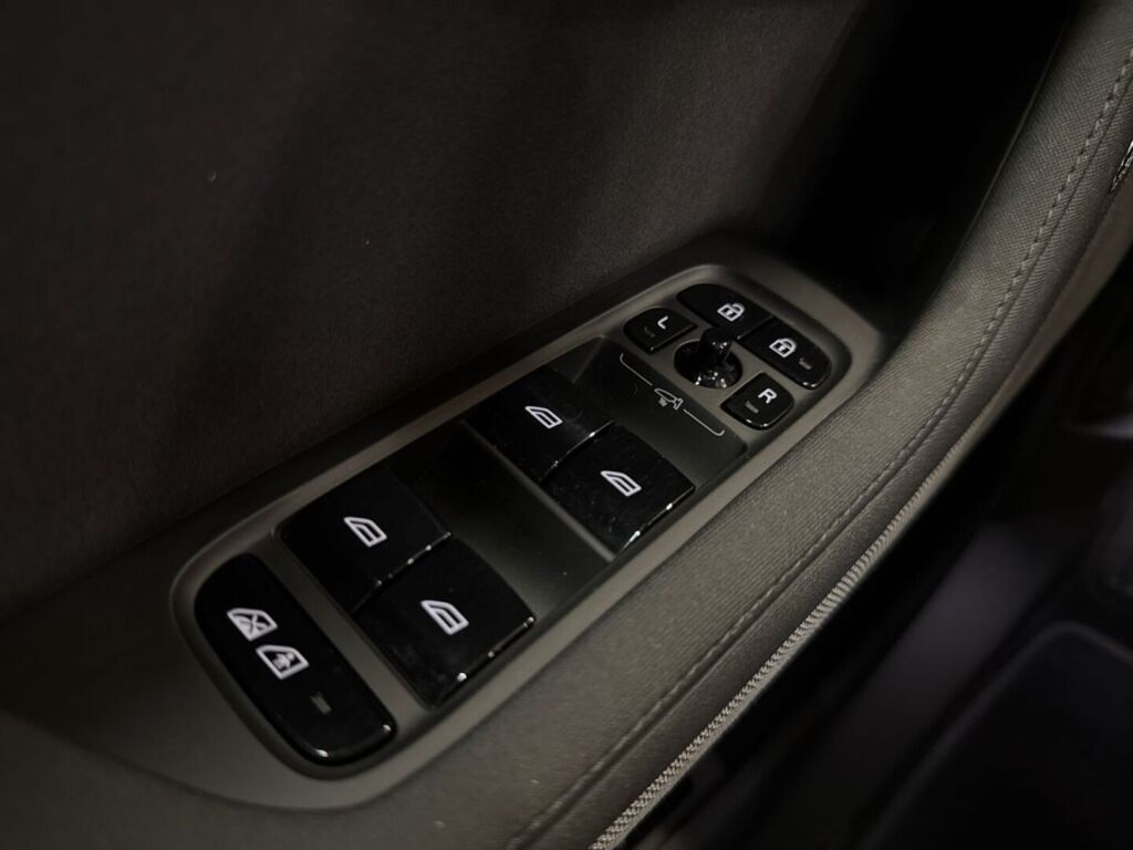 Polestar 2 2024 Space
