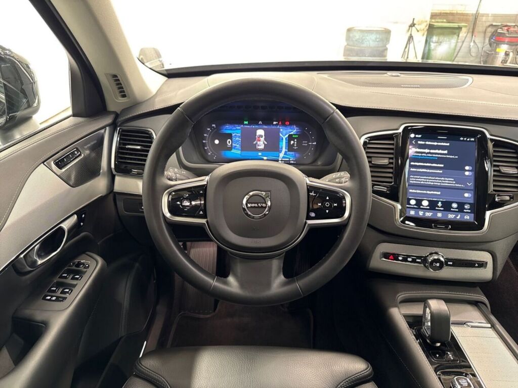 Volvo XC90 2023 