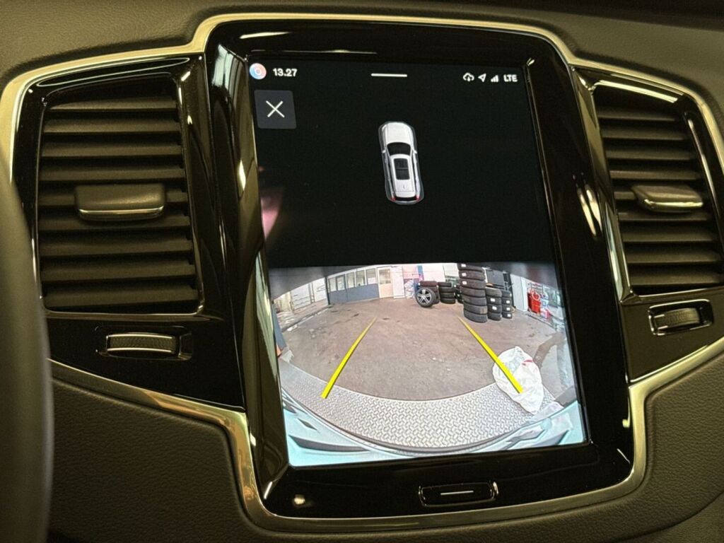 Volvo XC90 2023 