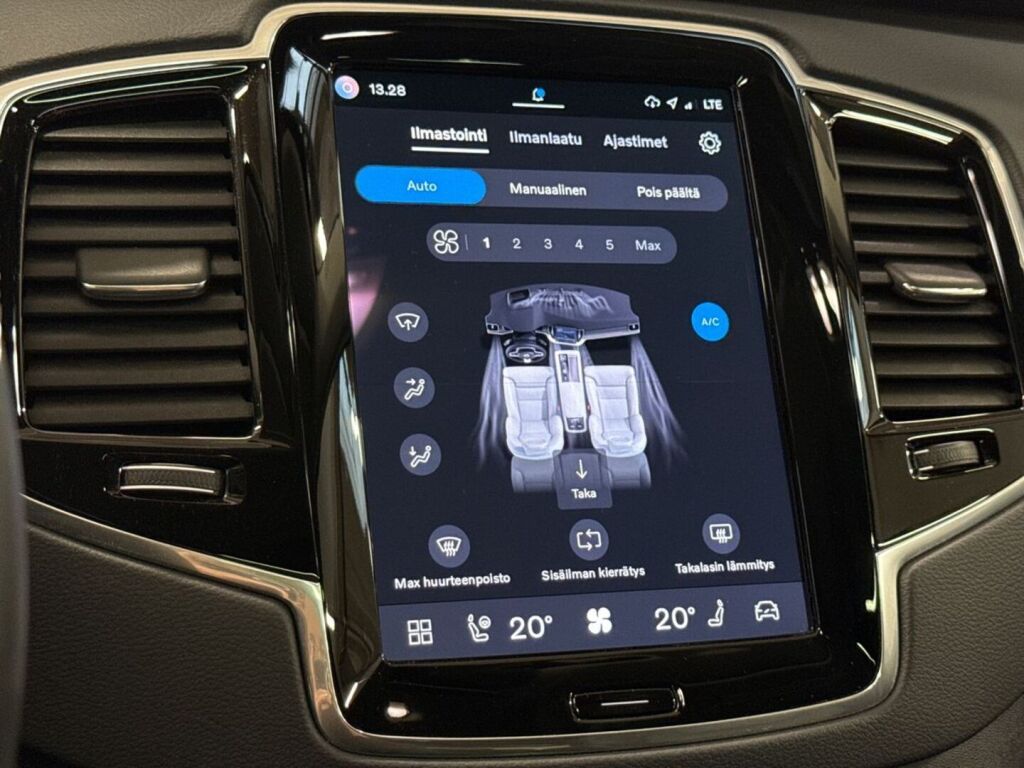 Volvo XC90 2023 