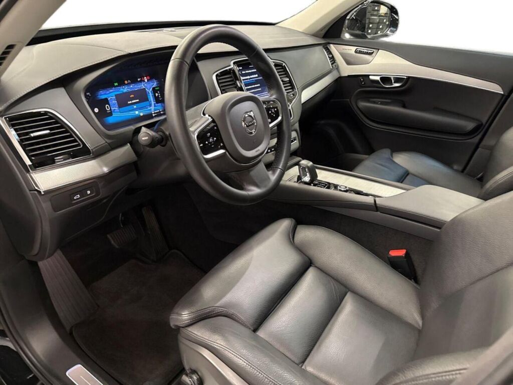 Volvo XC90 2023 