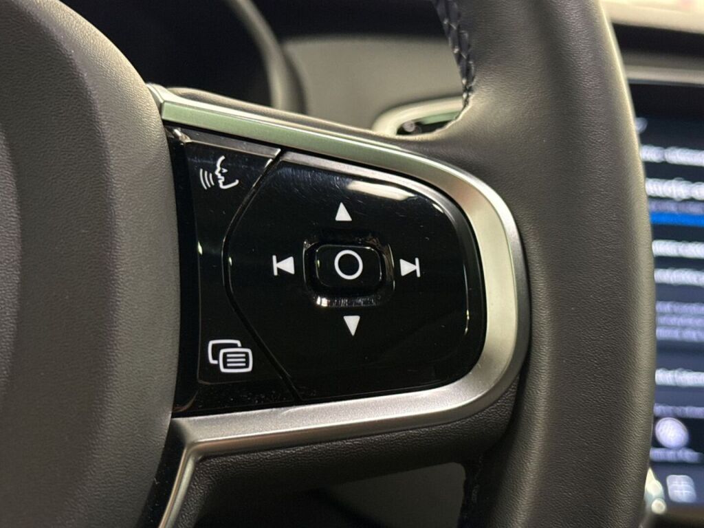Volvo XC90 2023 