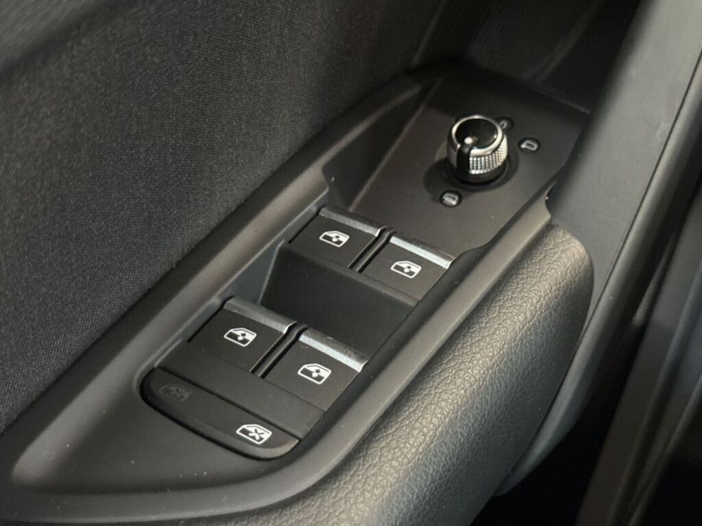Audi Q5 2024 Mythos Black Metallic
