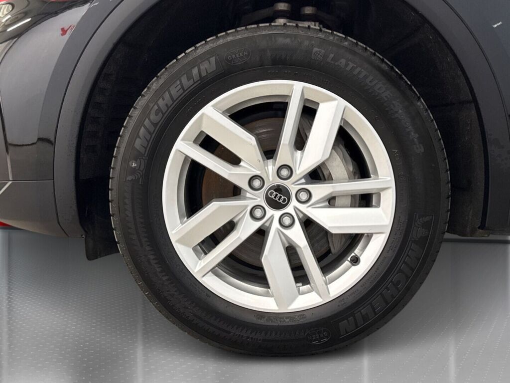 Audi Q5 2024 Mythos Black Metallic