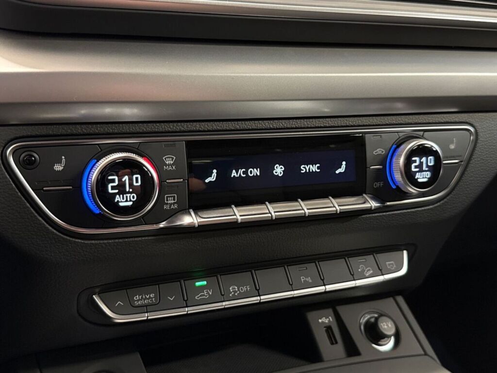 Audi Q5 2024 Mythos Black Metallic
