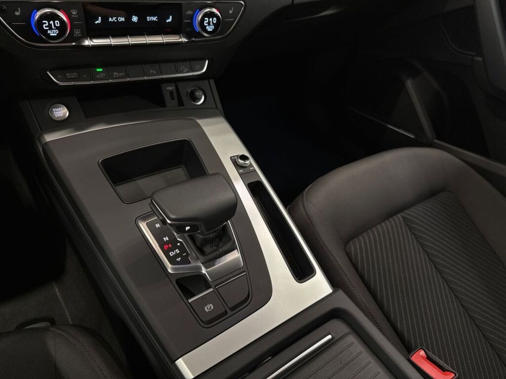 Audi Q5 2024 Mythos Black Metallic