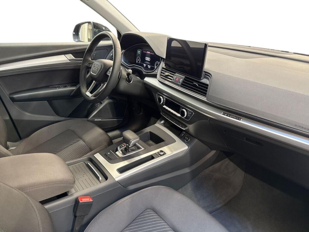 Audi Q5 2024 Mythos Black Metallic