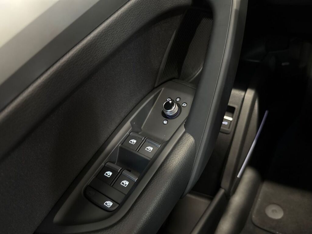Audi Q5 2024 Mythos Black Metallic