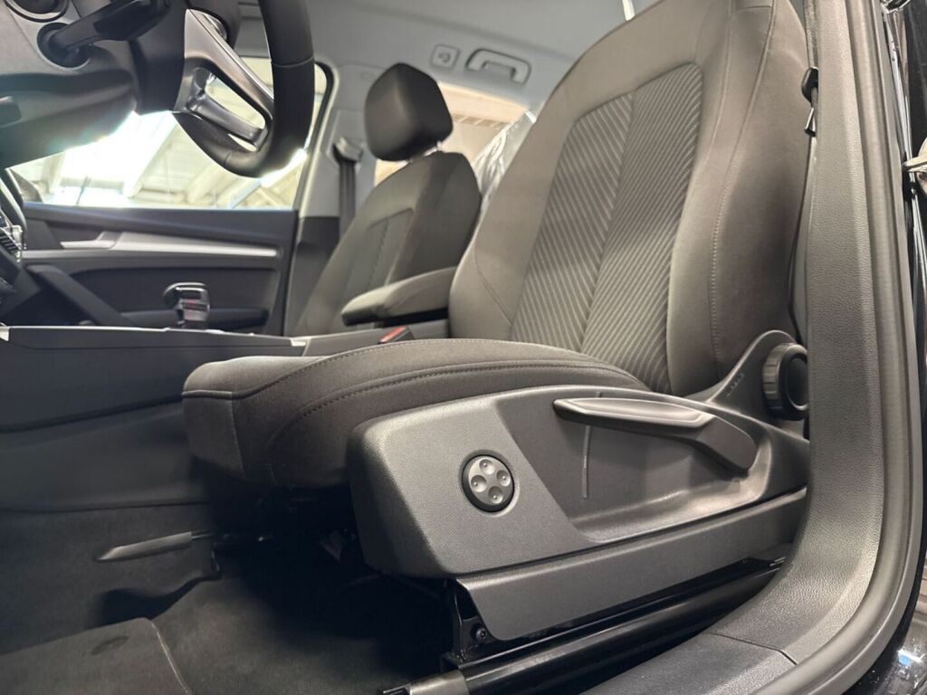 Audi Q5 2024 Mythos Black Metallic