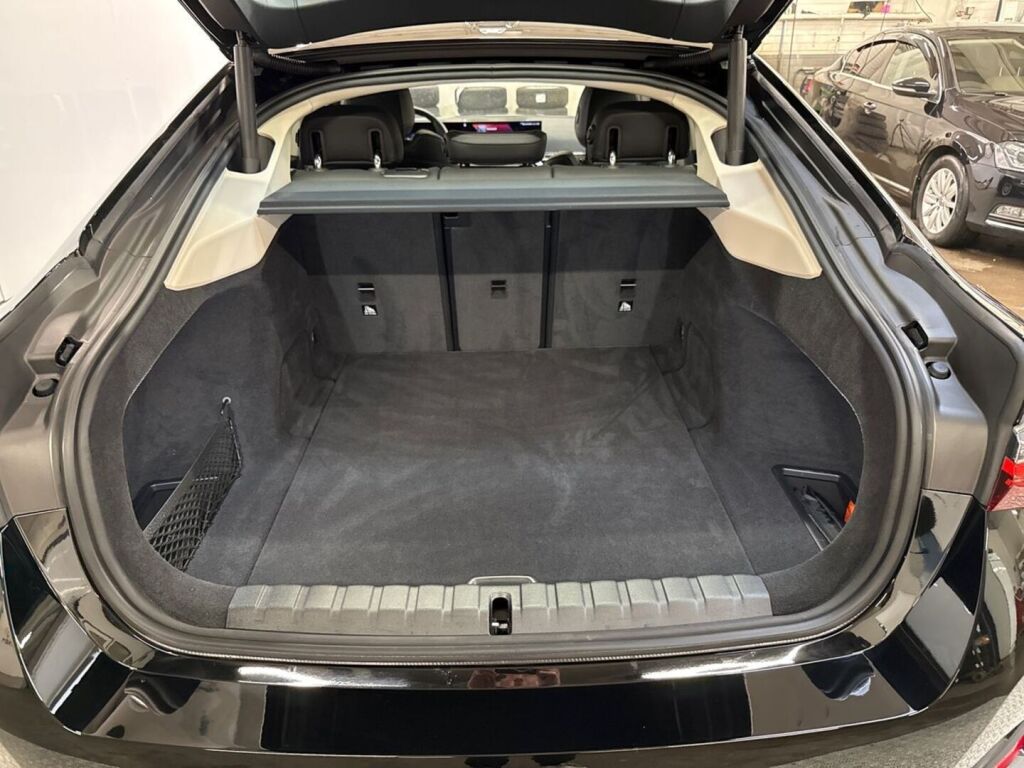 BMW i4 2023 