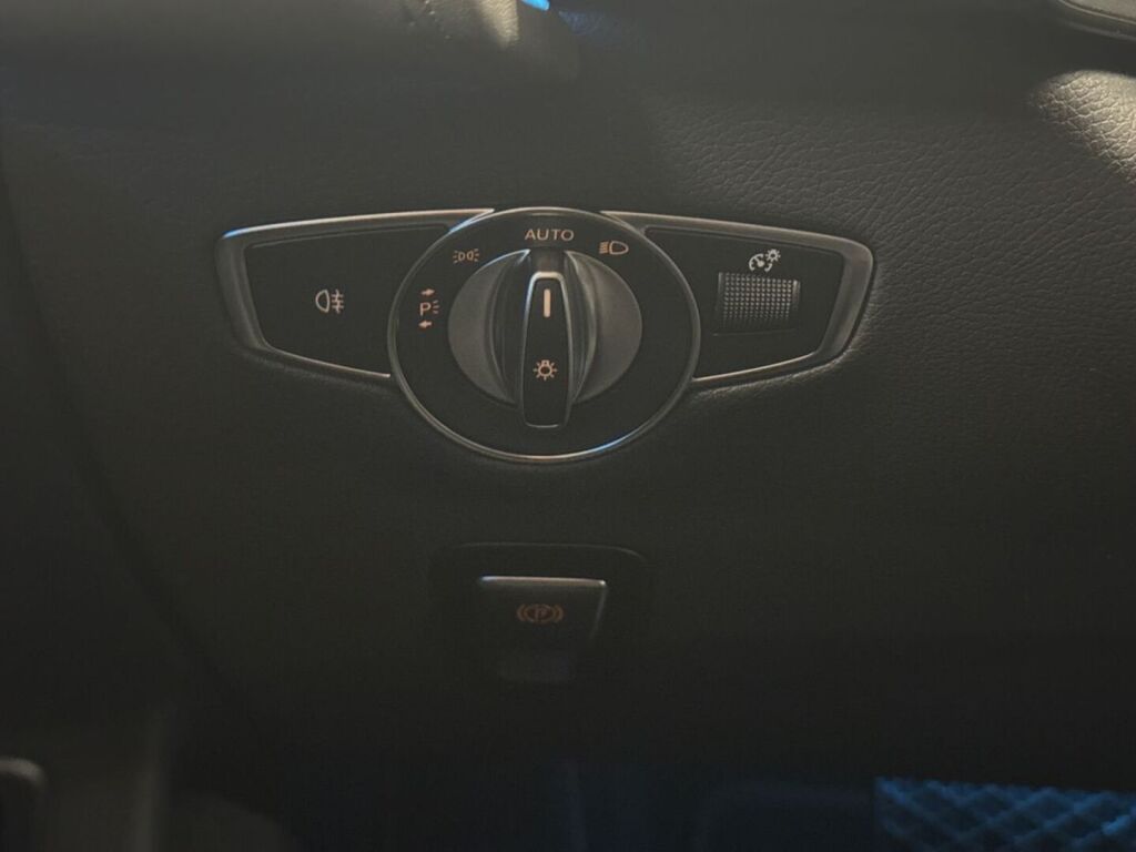 Mercedes-Benz EQC 2023 Kavansiitinsininen