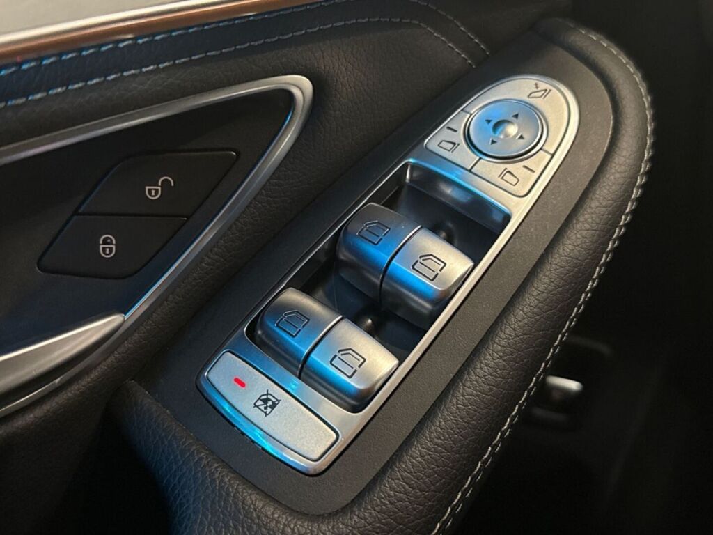 Mercedes-Benz EQC 2023 Kavansiitinsininen