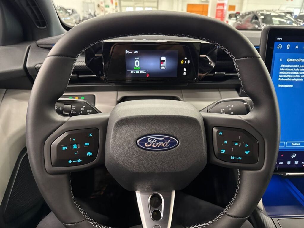 Ford Capri 2026 Musta