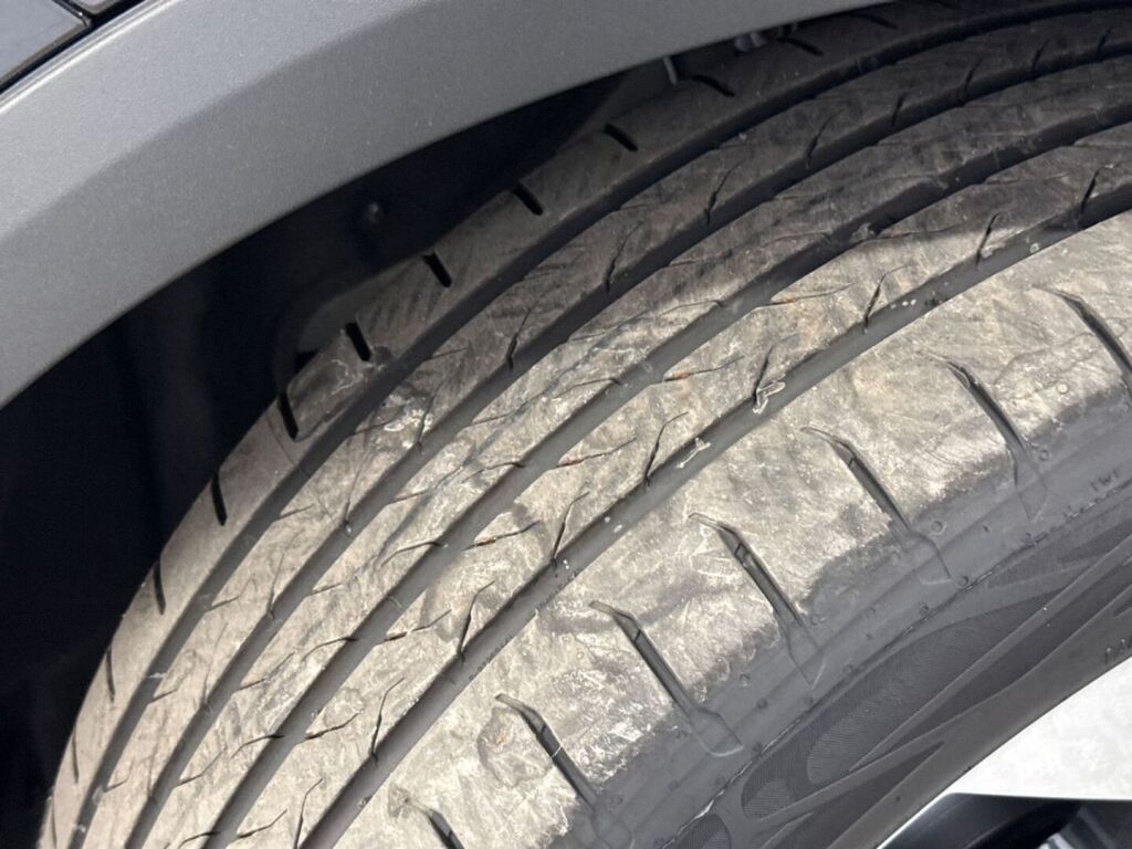 Ford Explorer 2026 Musta