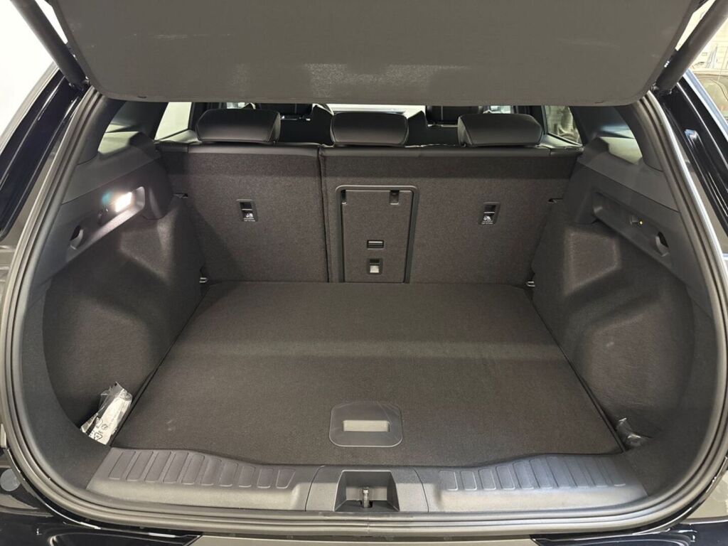 Ford Explorer 2026 Musta