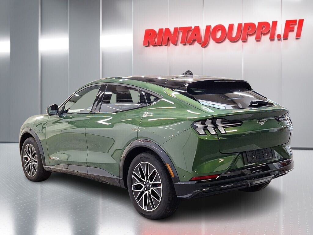 Ford Mustang Mach-E 2026 Eruption Green