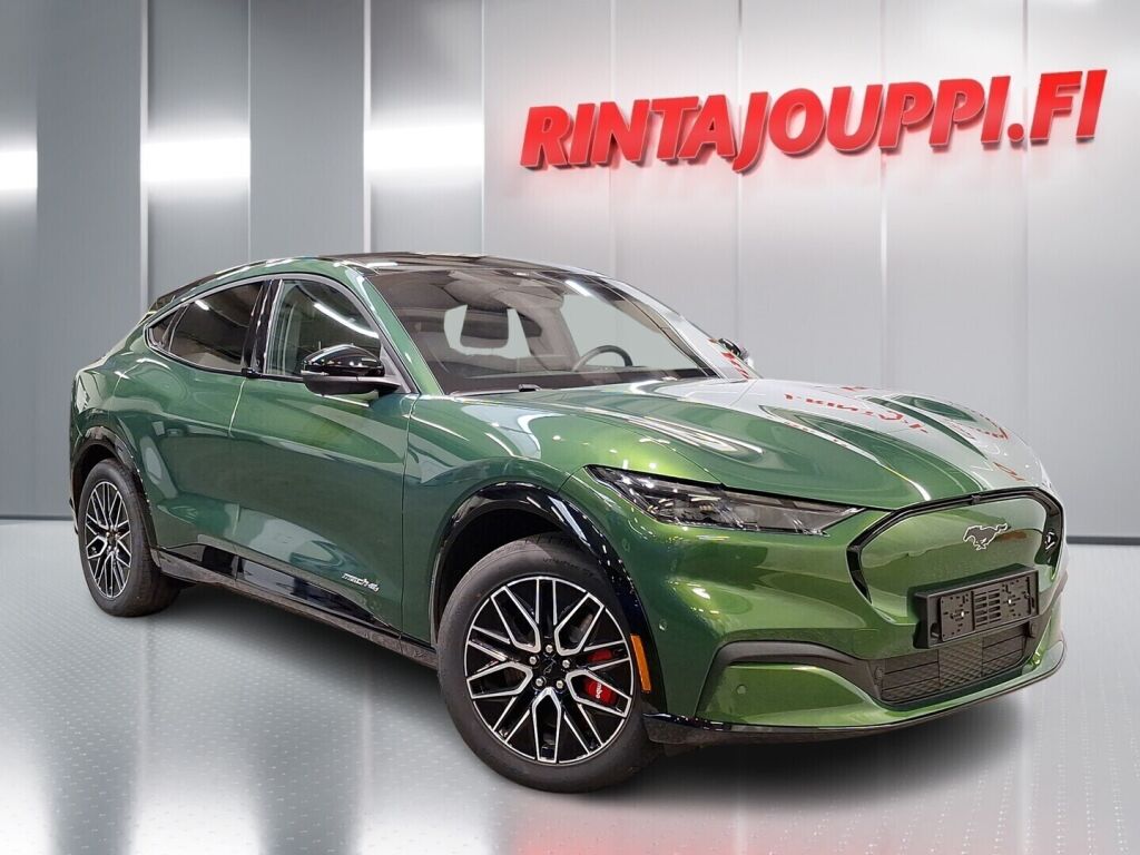 Ford Mustang Mach-E 2026 Eruption Green