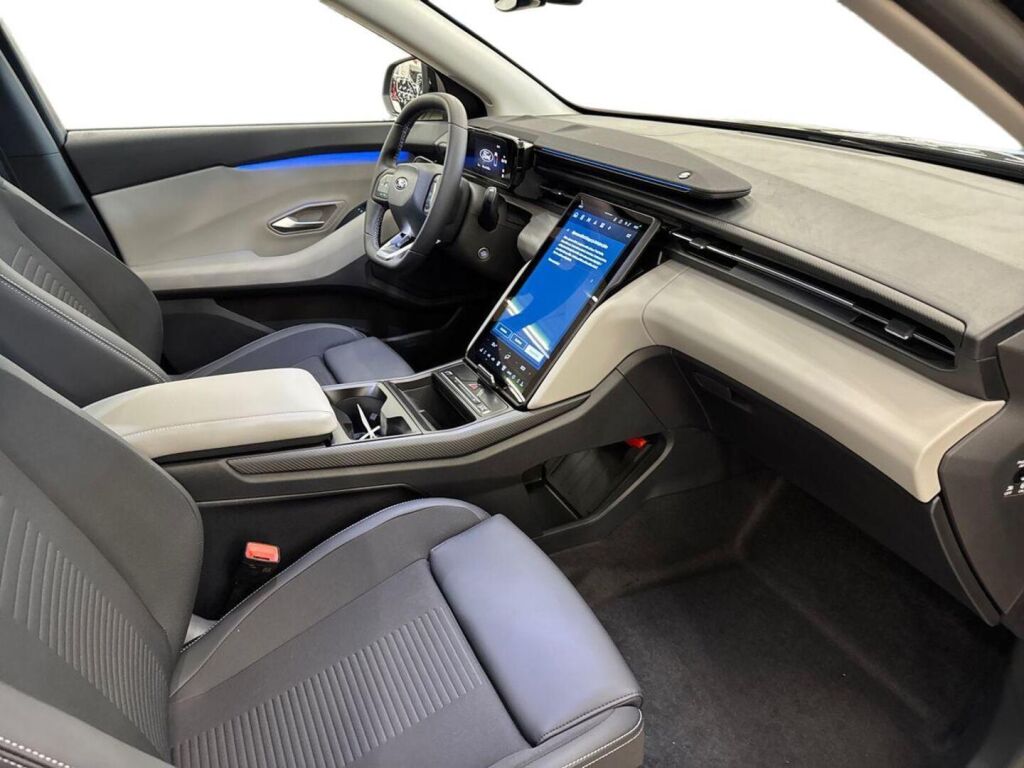 Ford Explorer 2026 Musta