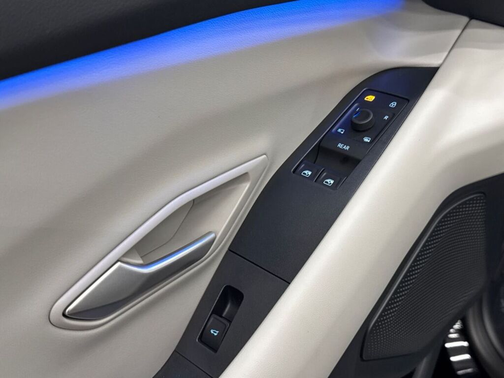 Ford Explorer 2026 Musta