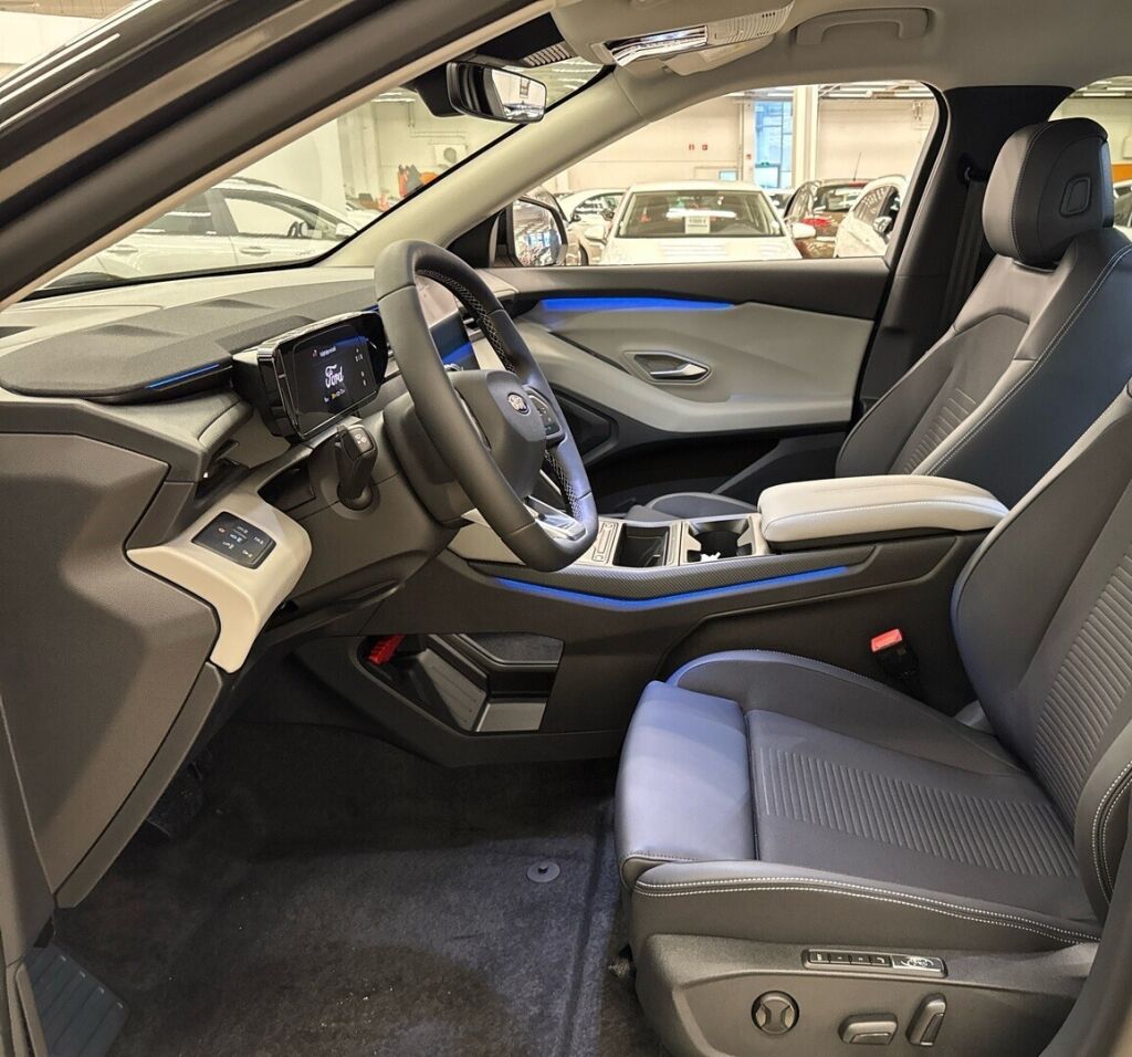 Ford Explorer 2026 Sininen