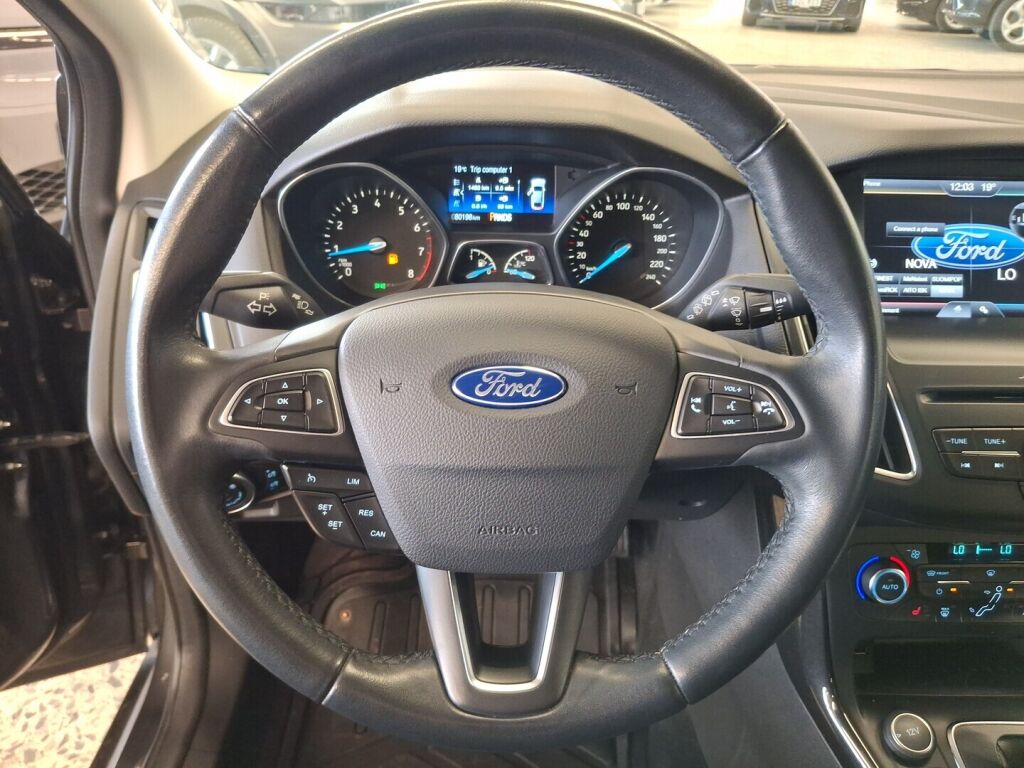 Ford Focus 2016 Harmaa
