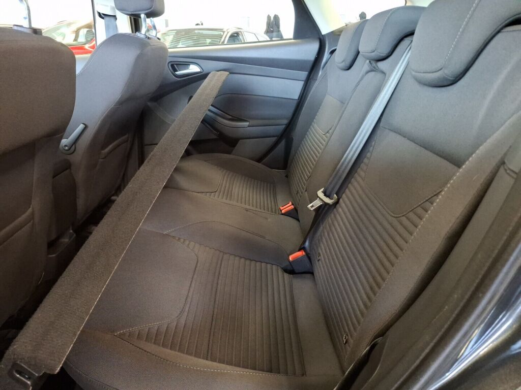 Ford Focus 2016 Harmaa