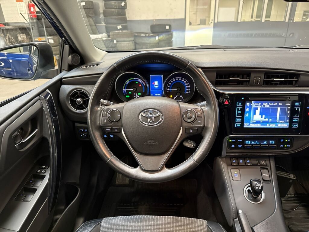 Toyota Auris 2016 Sininen
