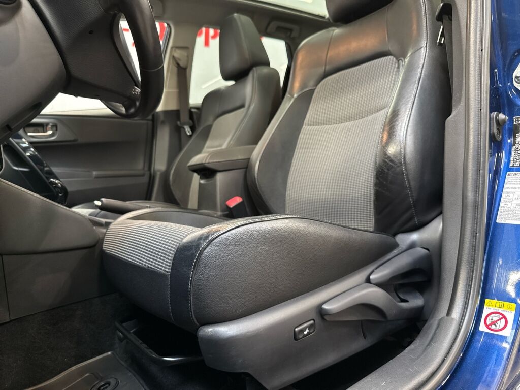 Toyota Auris 2016 Sininen