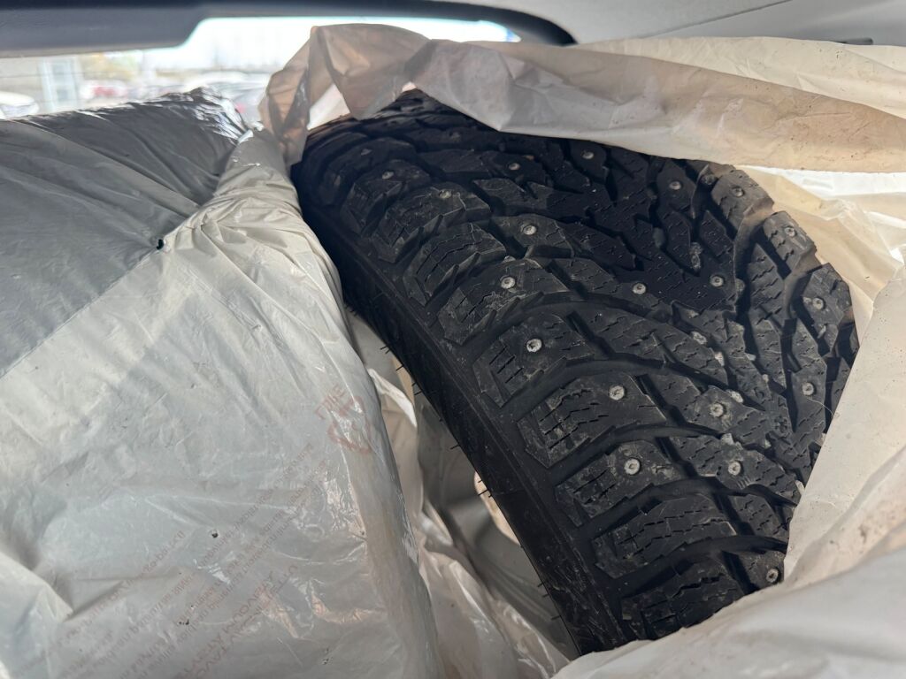 Toyota Auris 2016 Sininen