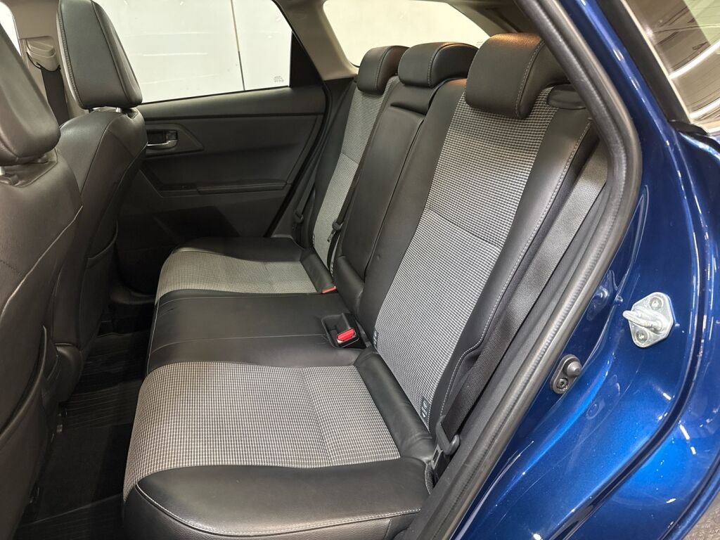 Toyota Auris 2016 Sininen