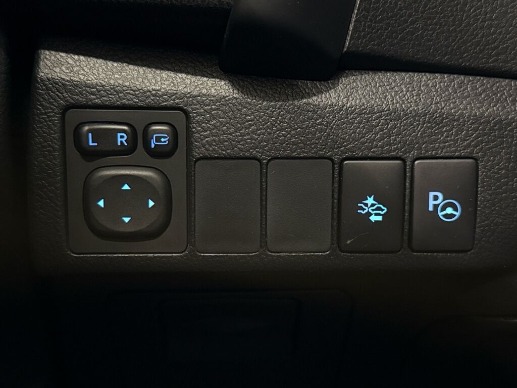 Toyota Auris 2016 Sininen