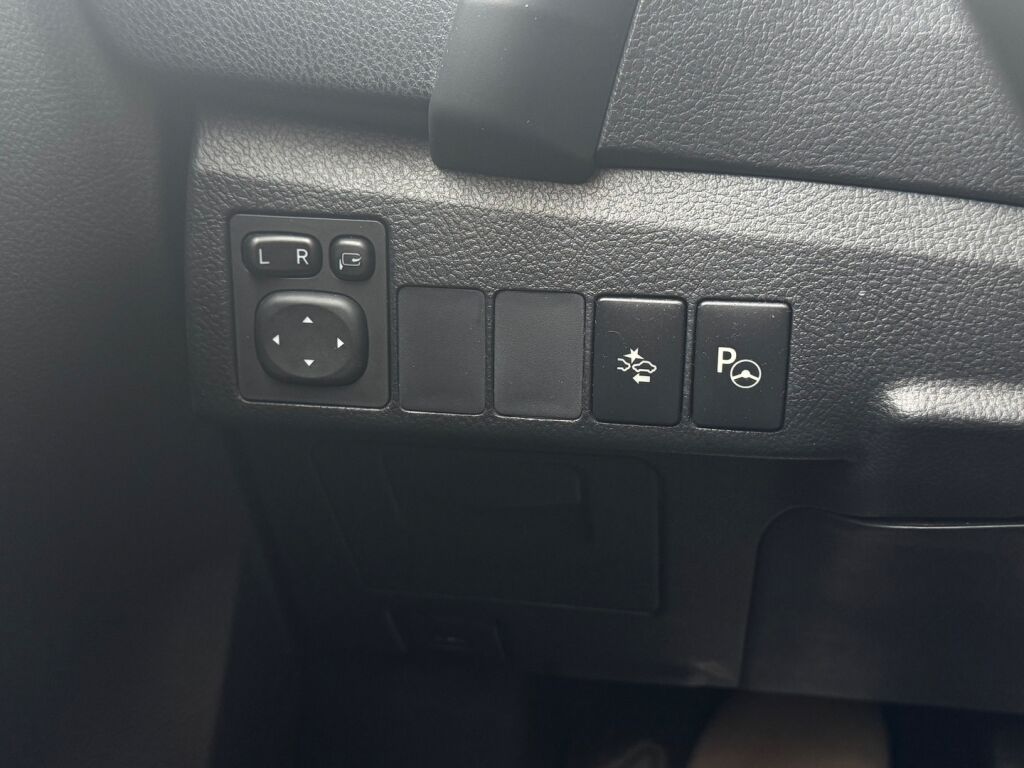 Toyota Auris 2016 Sininen