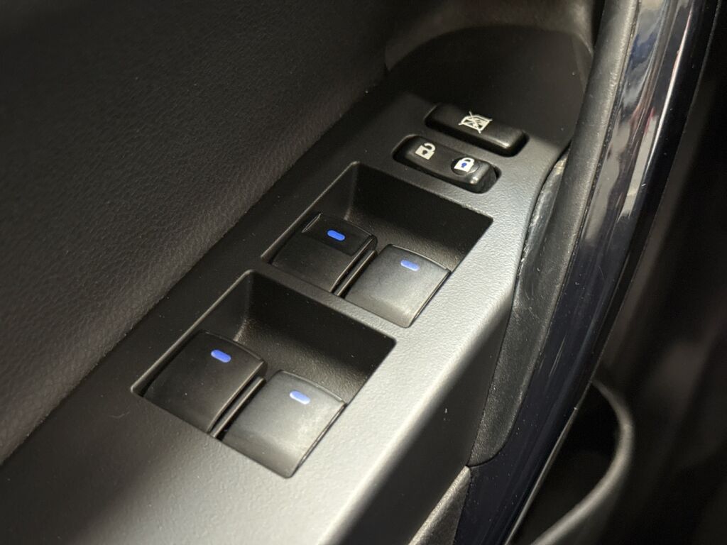 Toyota Auris 2016 Sininen