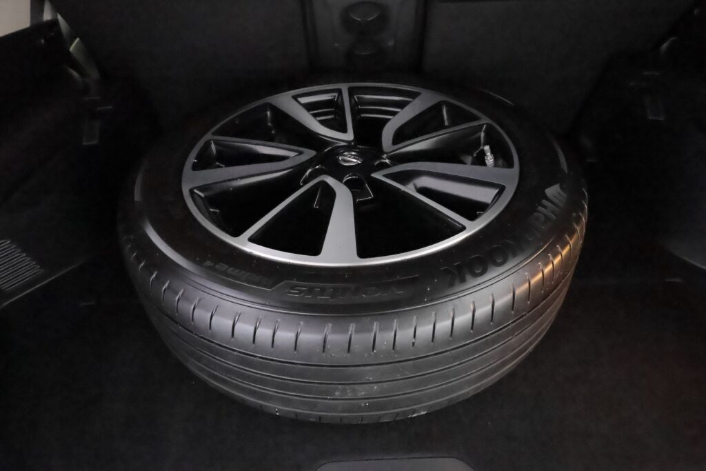 Nissan X-Trail 2016 Musta